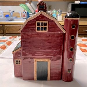 Ceramic red barn with removal roof.